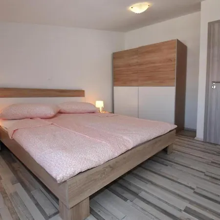 Sunset Apartment *